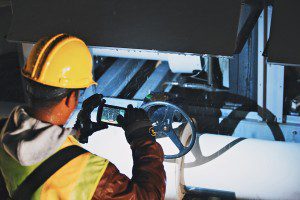 Enterprise_Application_TC55_Field_Service_Camera_A29Q7909_David_Johnson-300x200.jpg